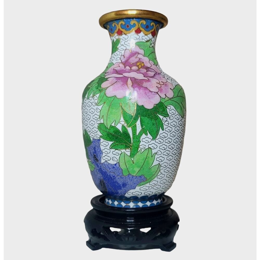 Vintage Chinese Enamel Cloisonne White Floral Motif Design Vase with Wood Base